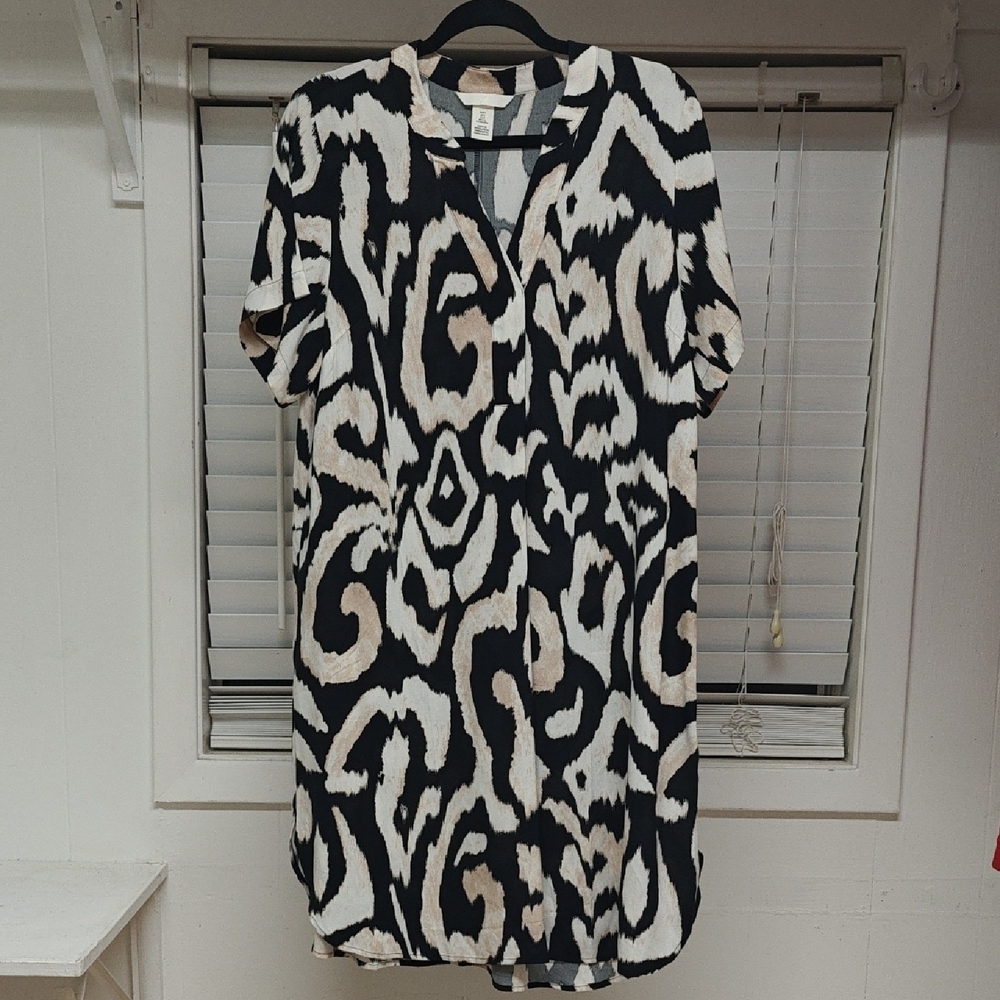 H&M Black and Cream Patterned Top